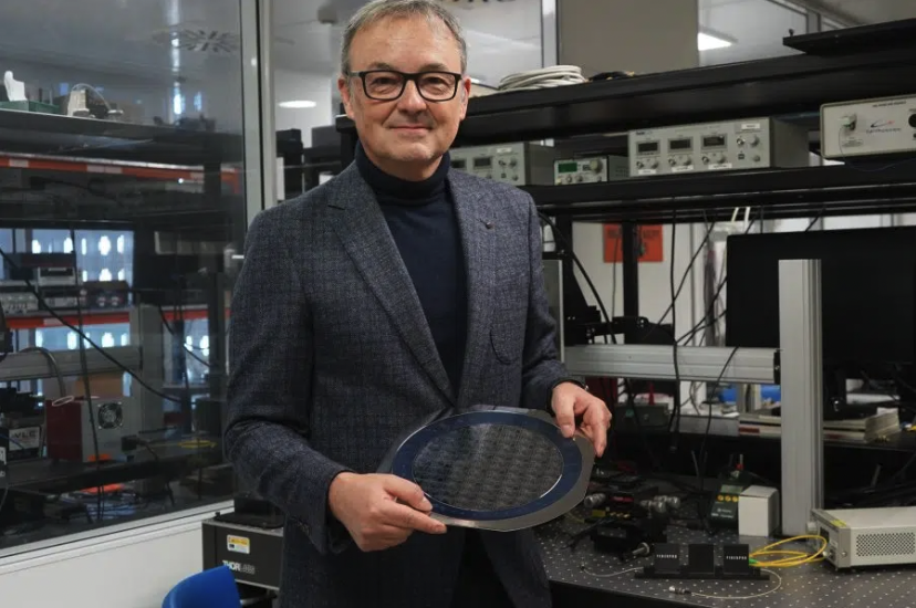 José Capmany, professor at UPV and founder of iPronics