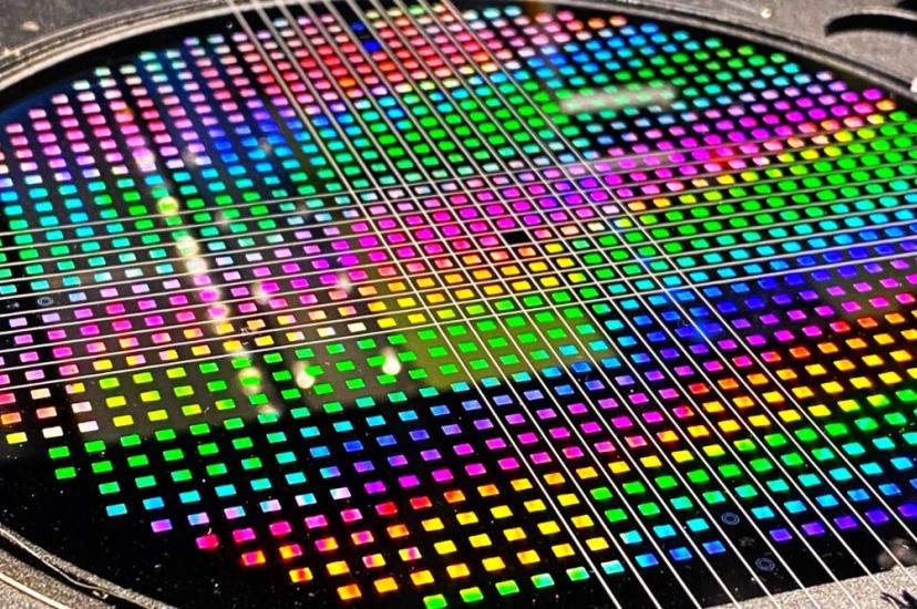 NIL Technology wafer with thousands of metasurface lenses