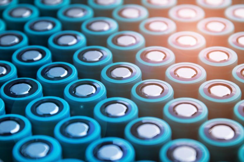 The study finds that nuclear magnetic resonance (NMR) spectroscopy can be used to see fast ions moving between the lithium metal anode and its passivation layer, while also detecting the chemical compounds on the surface