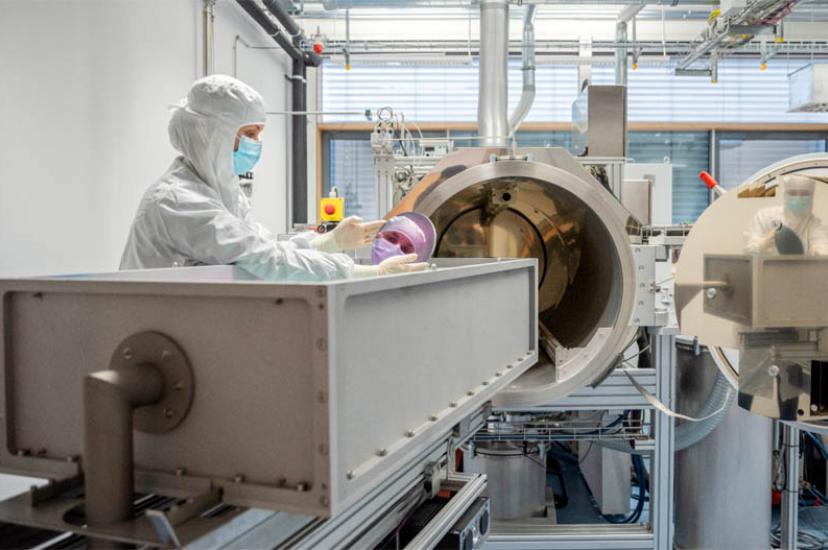 Reflective laser mirror development by SHARP project for laser fusion