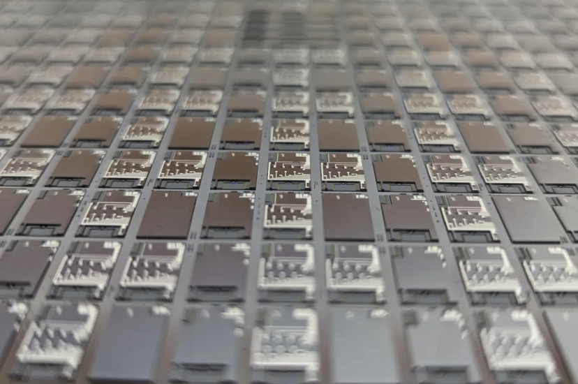 Wafer level PICS for datacom applications