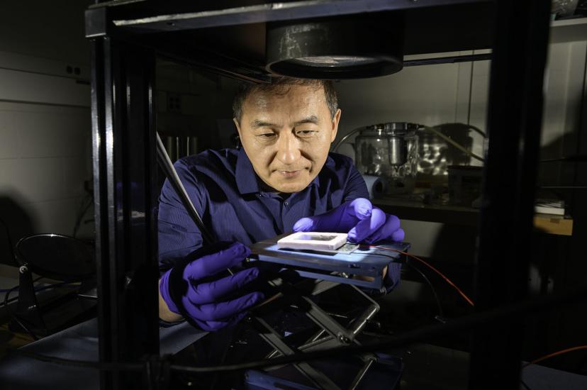 Rochester researcher Chunlei Guo
