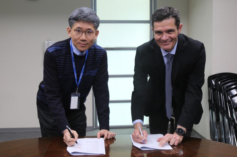 Dr. Shou-Zen Chang, CTO of PSMC and Sébastien Dauvé, CEO of CEA-Leti