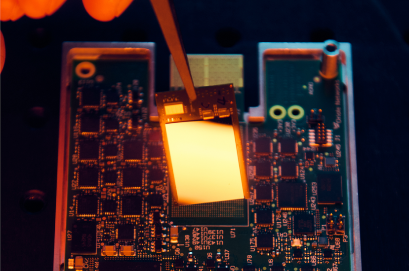 Photonics chip
