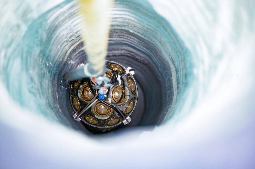 Lowering mDOM into hole