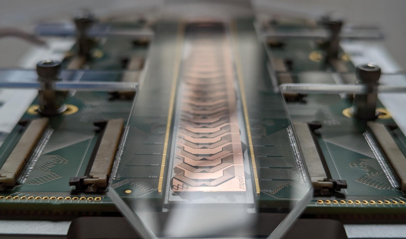 Ephos: Glass-based photonic chips