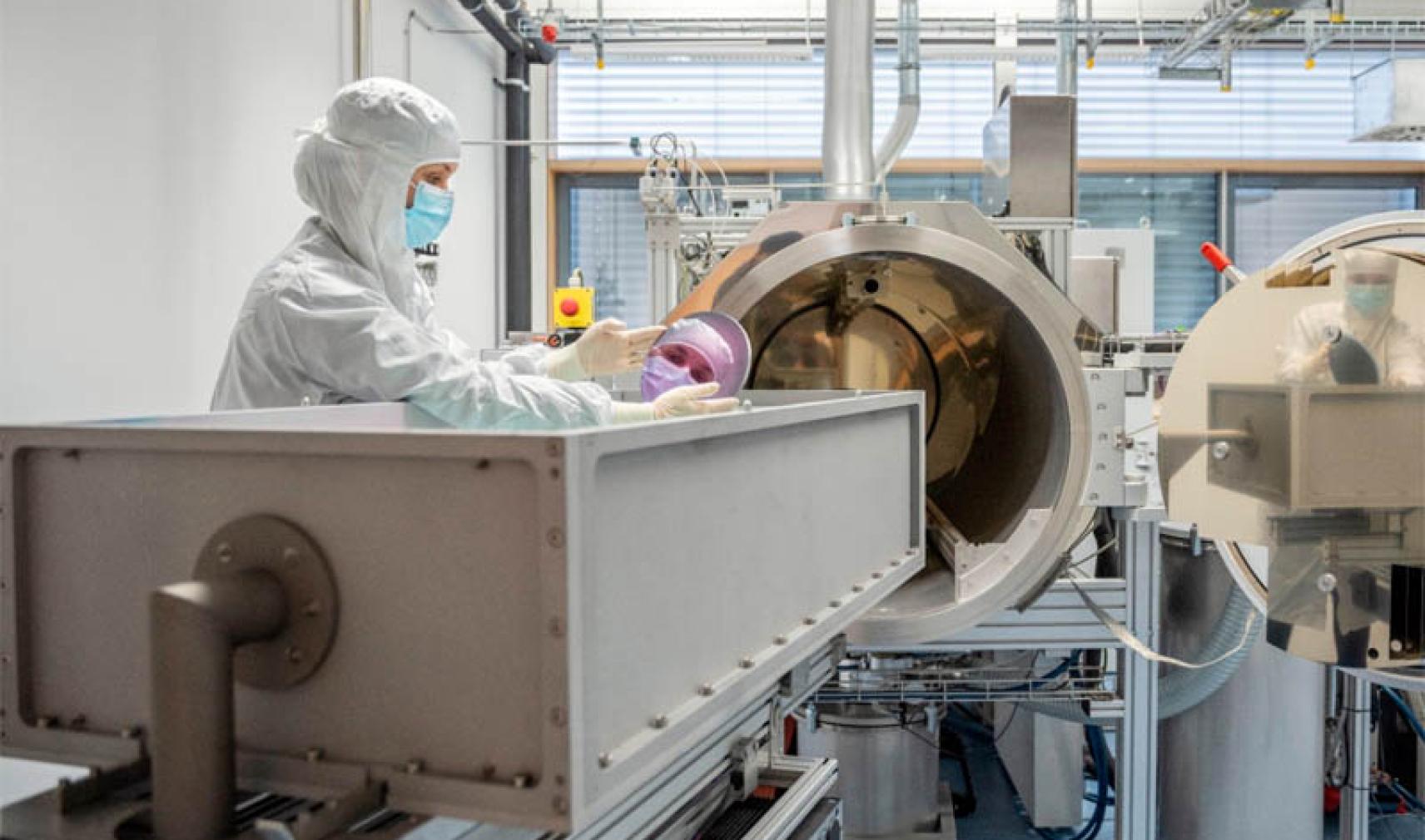 Reflective laser mirror development by SHARP project for laser fusion