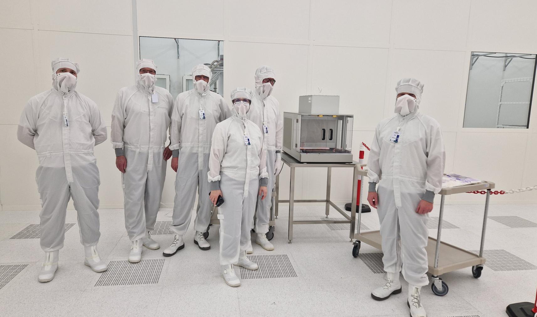 DIVE and Fraunhofer IPMS in the cleanroom at Fraunhofer IPMS