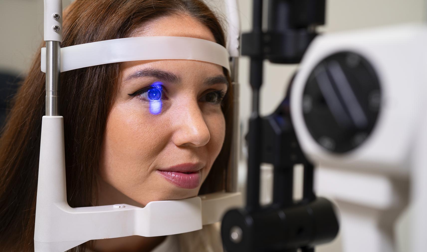 Side view of a retinal imaging test