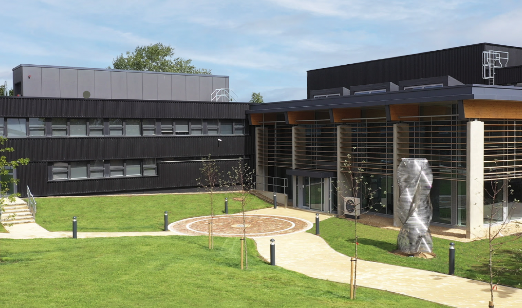 Nu Quantum trapped-ion networking laboratory