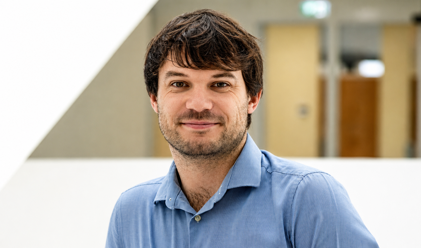 Dr Lewis Hall, General Manager, Photonics Leadership Group