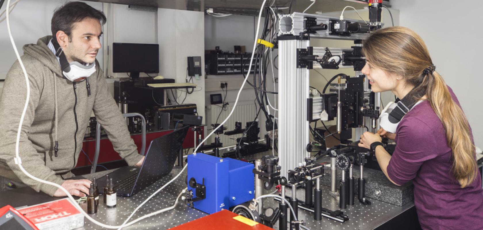 The research paves the way for the integration of new types of optical functions into the whole volume of a single glass chip. The research paves the way for the integration of new types of optical functions into the whole volume of a single glass chip.