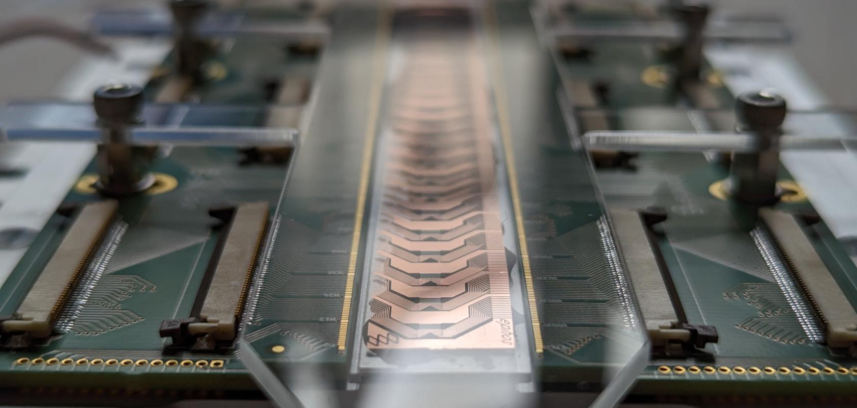 Ephos: Glass-based photonic chips