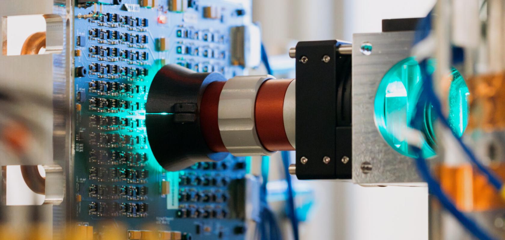 Microsoft Research's analogue optical computer
