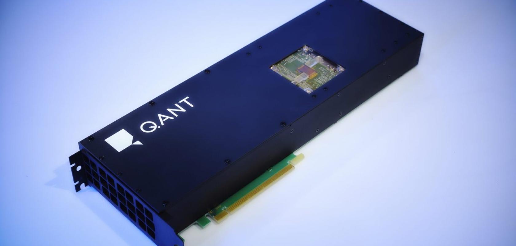 Q.ANT NPU 2 photonic processor