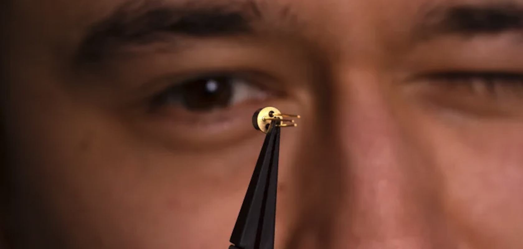 Phlux Technology eye-safe 1550nm APD