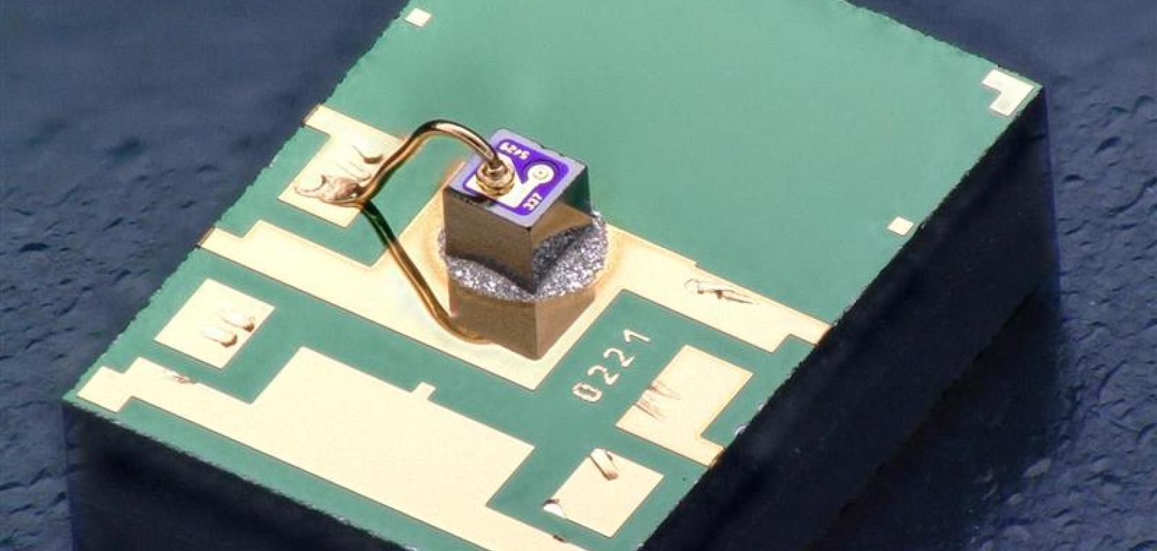 Quantum entropy source from Quside