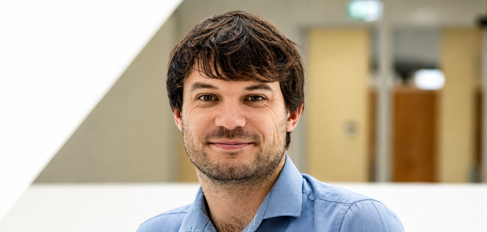 Dr Lewis Hall, General Manager, Photonics Leadership Group
