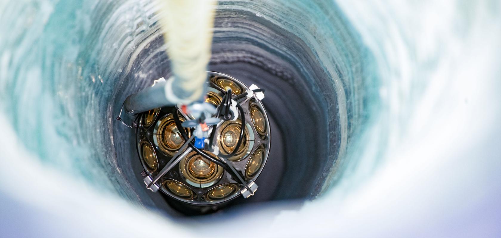 Lowering mDOM into hole