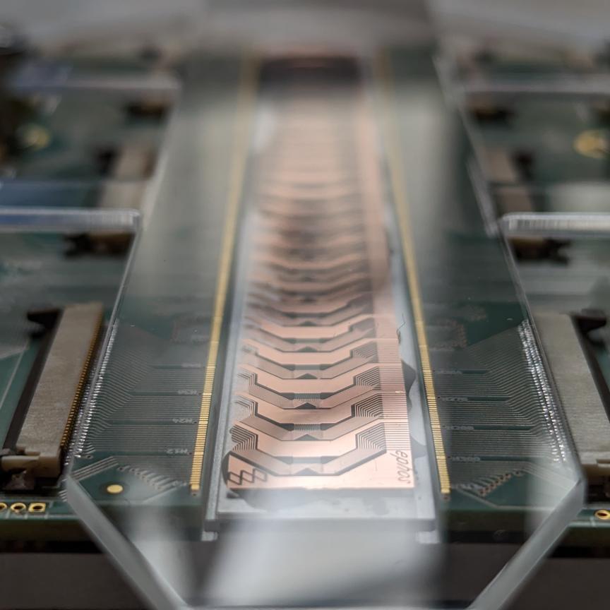 Ephos: Glass-based photonic chips
