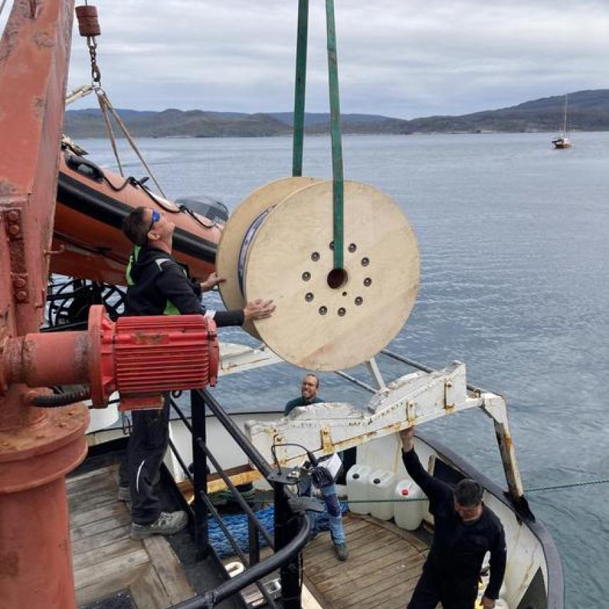 loading the fibre-optic cable