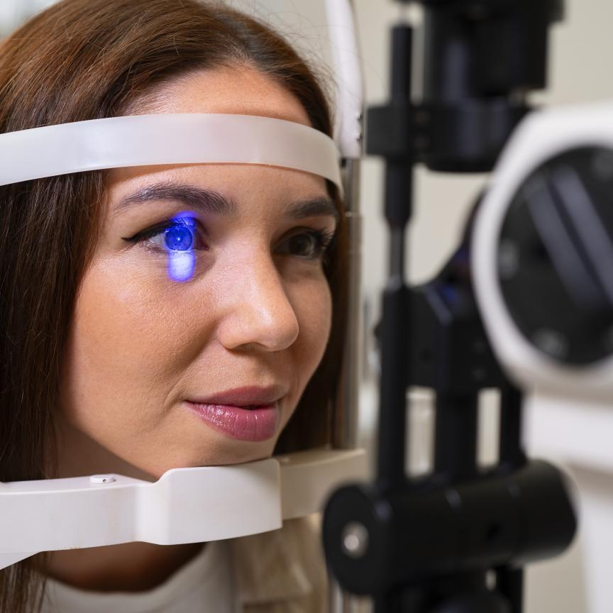 Side view of a retinal imaging test