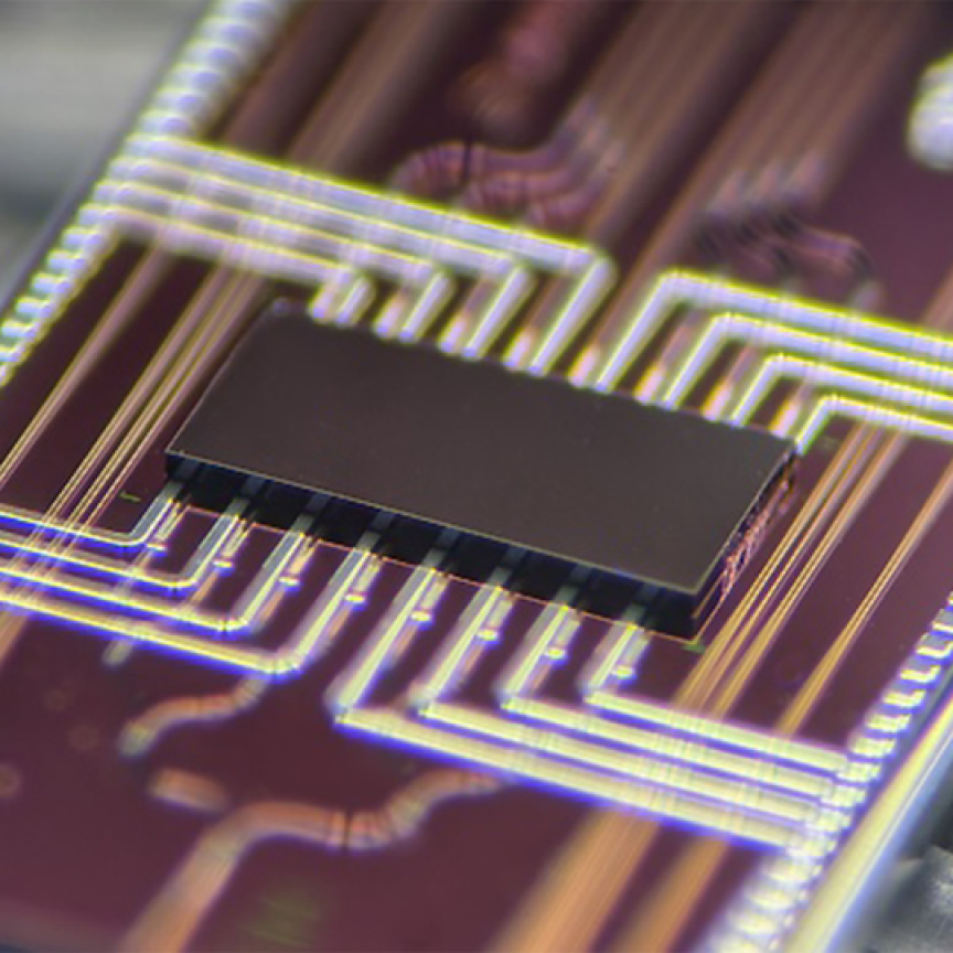 Photon Bridge multi-wavelength light engine