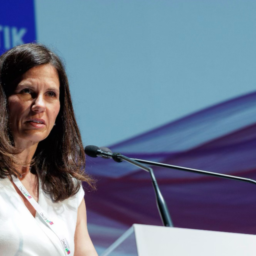 Katrin Fleischer talking at the EPIC podium
