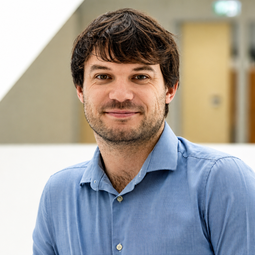 Dr Lewis Hall, General Manager, Photonics Leadership Group