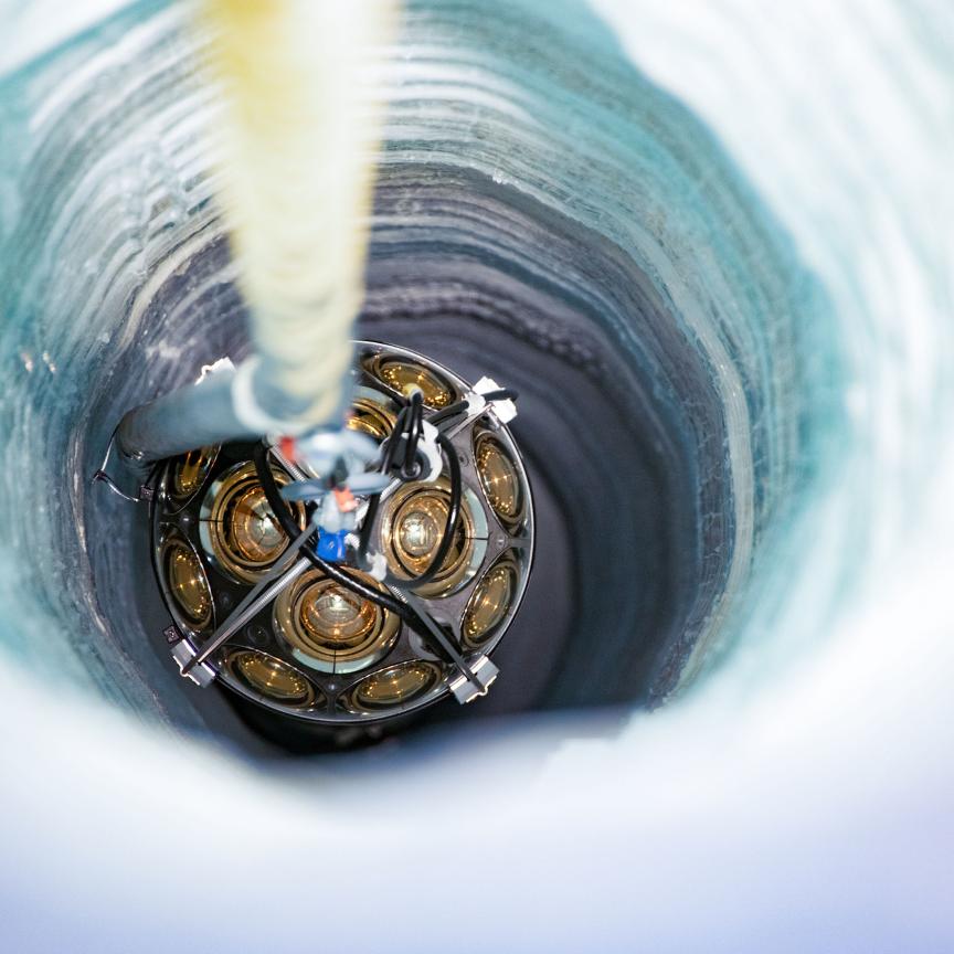 Lowering mDOM into hole