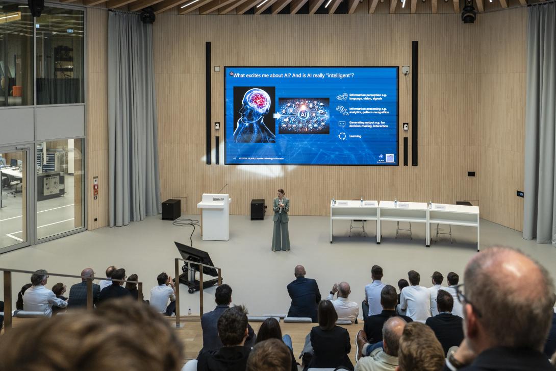 Sara Engel talks about AI at an internal TRUMPF event